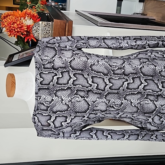 Michael Kors dress. Snakeskin pattern. Size medium. - Picture 2 of 5